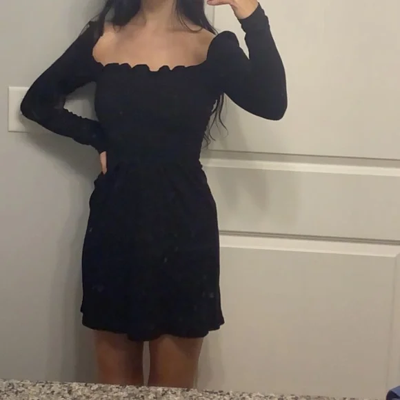 reformation black long sleeve dress Reformation // Cut Out Dress – VSP Consignment main image 0